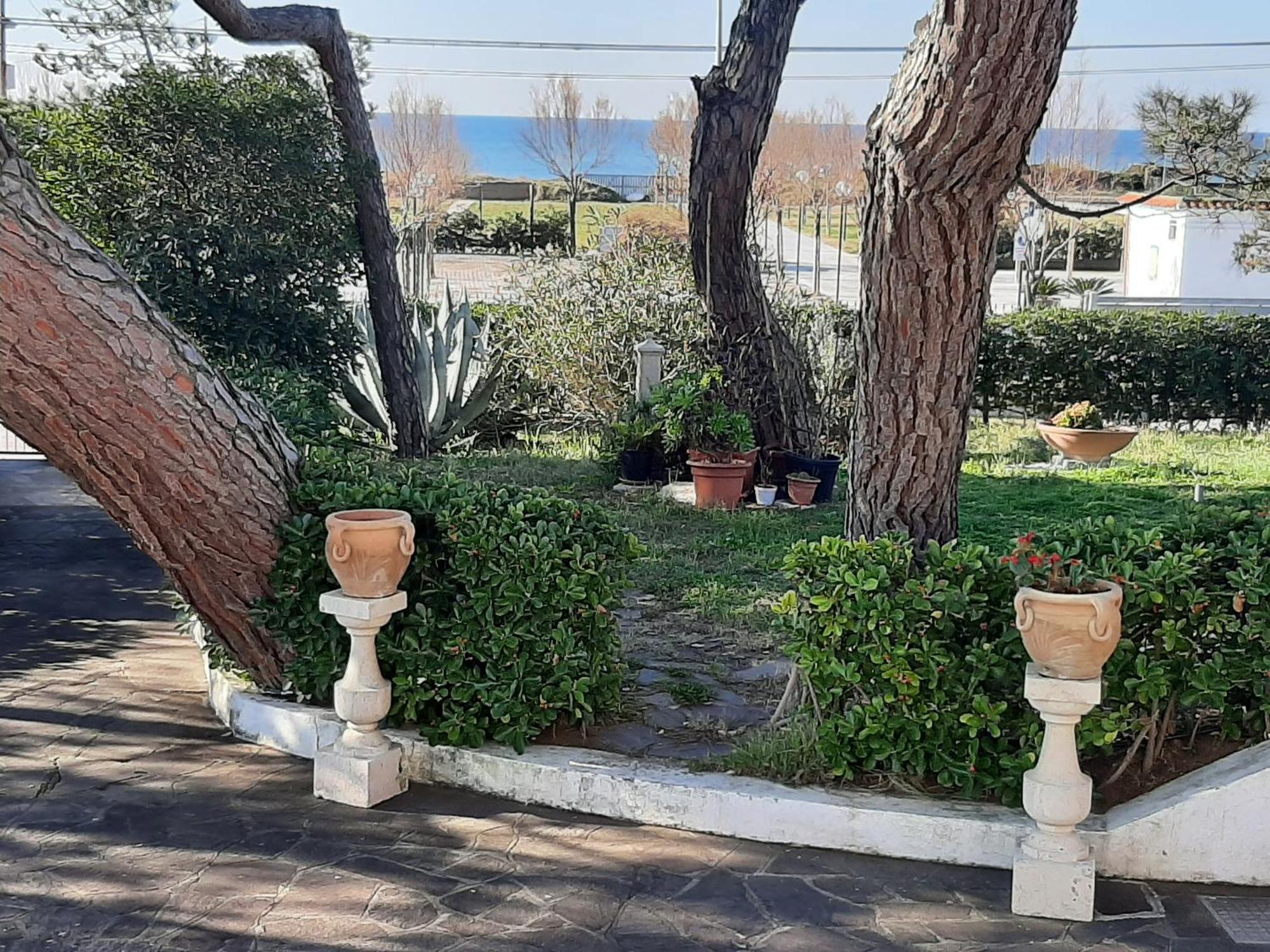 Appartamento In Villa Valentini, Fronte Mare, Giardino E Parcheggio Privato, Wifi, Dotato Di Tutti I Confort, Nel Golfo Di Gaeta มินตูร์โน ภายนอก รูปภาพ