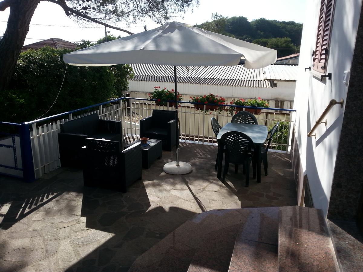 Appartamento In Villa Valentini, Fronte Mare, Giardino E Parcheggio Privato, Wifi, Dotato Di Tutti I Confort, Nel Golfo Di Gaeta มินตูร์โน ภายนอก รูปภาพ